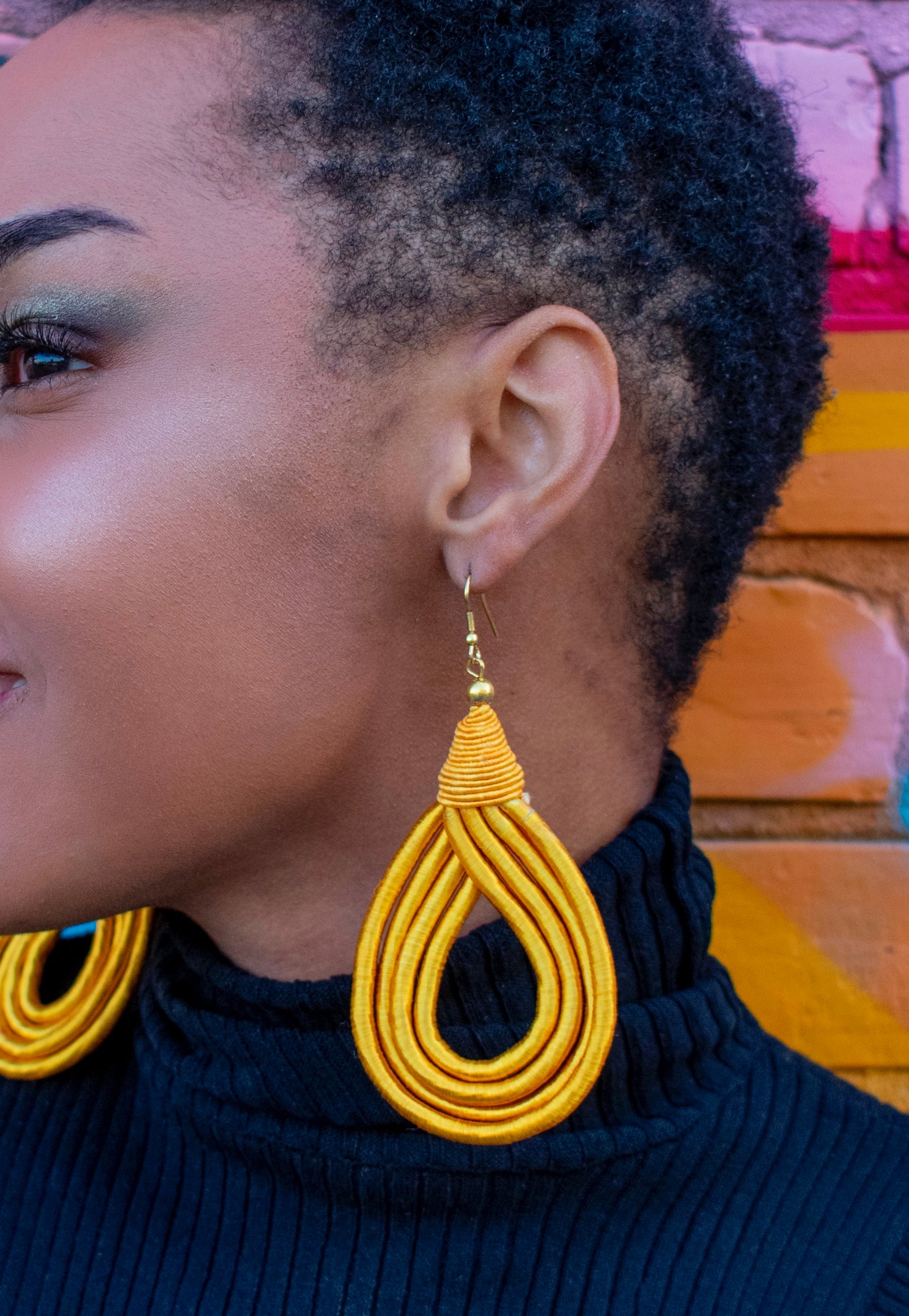 Threaded Earrings in Black and Gold