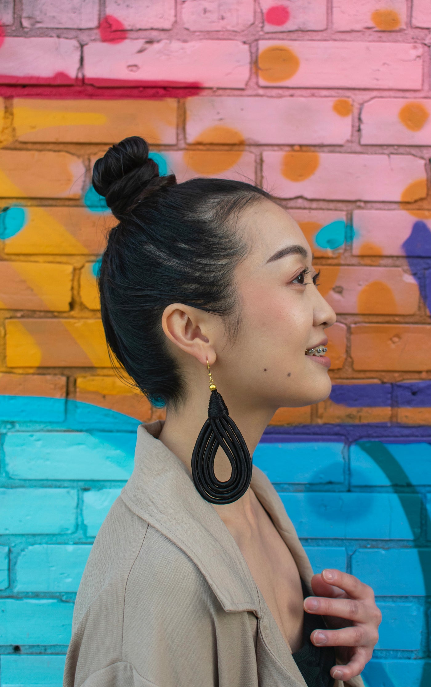 Threaded Earrings in Black and Gold
